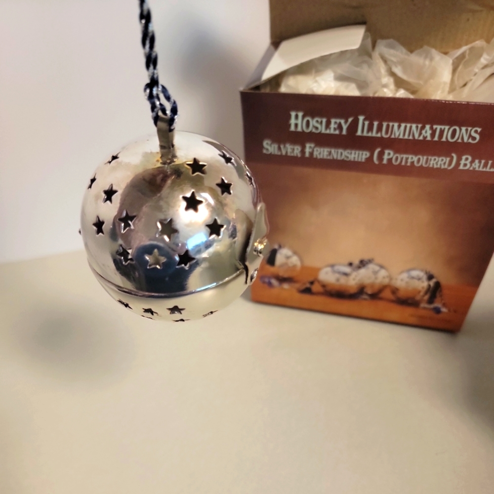 Set of 4 Vintage Silver Hinged Friendship Ball , potpourri, Hosley Illuminations